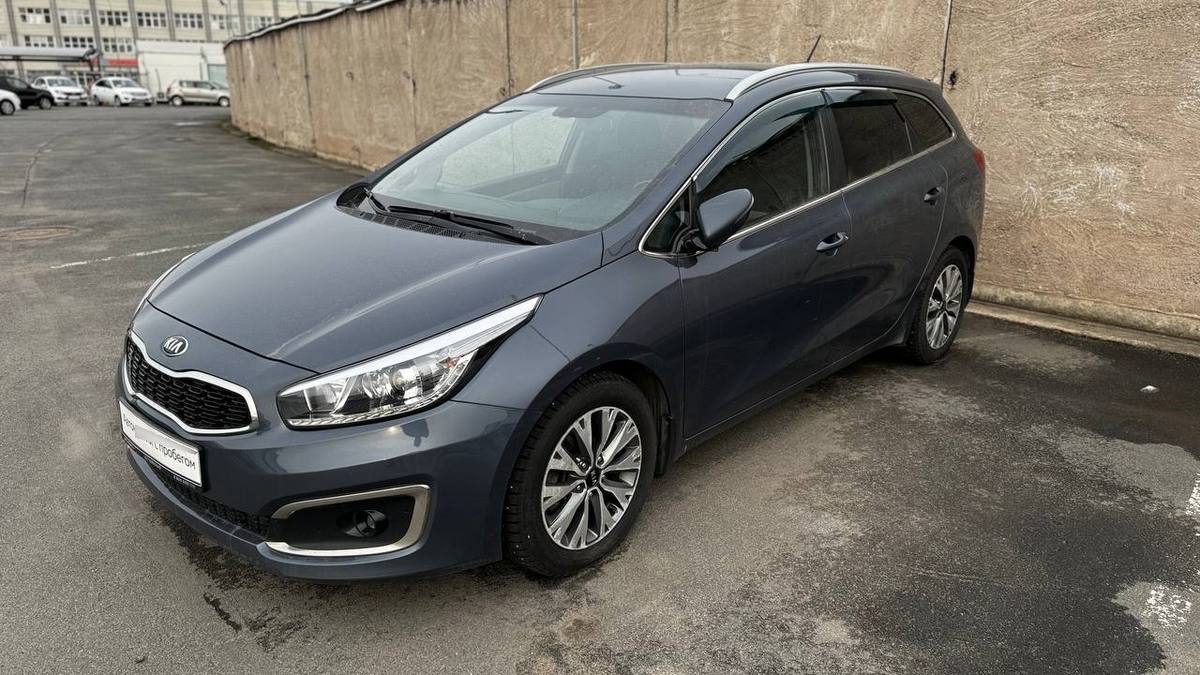 Купить Kia Ceed II Рестайлинг универсал 5 дв., 2016 года, цвет: Синий, за  899000 руб. в Санкт-Петербурге